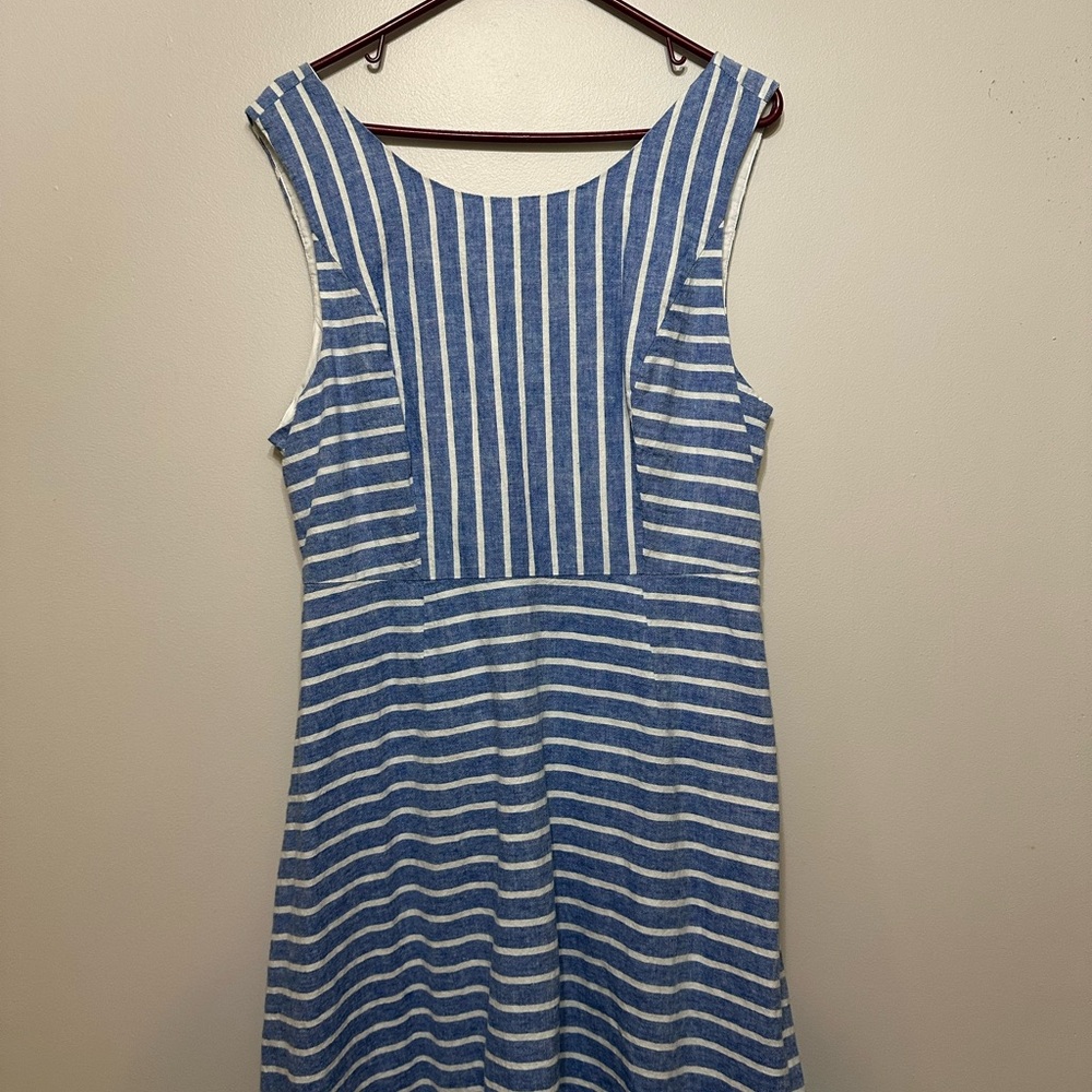 Vineyard Vines Blue and White Striped Dress, size 16